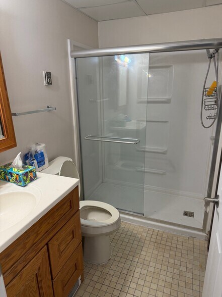 Building Photo - 606 13th St NW