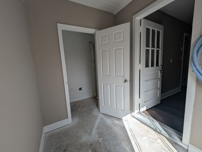 Building Photo - Newly renovated ranch-style home located in Rock Hill!