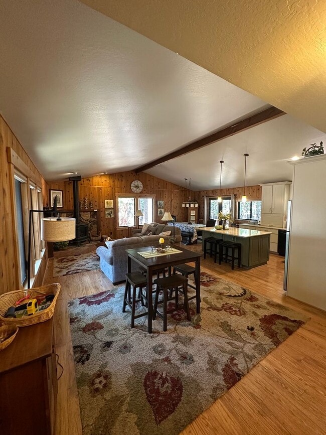 Building Photo - Welcoming 3 Bed Ski Lease in Tahoe Donner