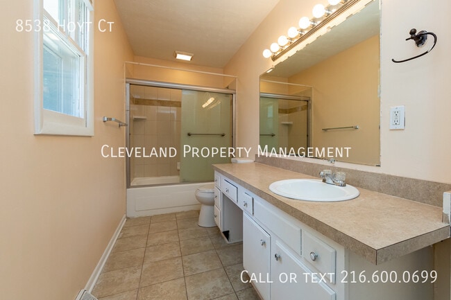 Building Photo - 8538 Hoyt Ct