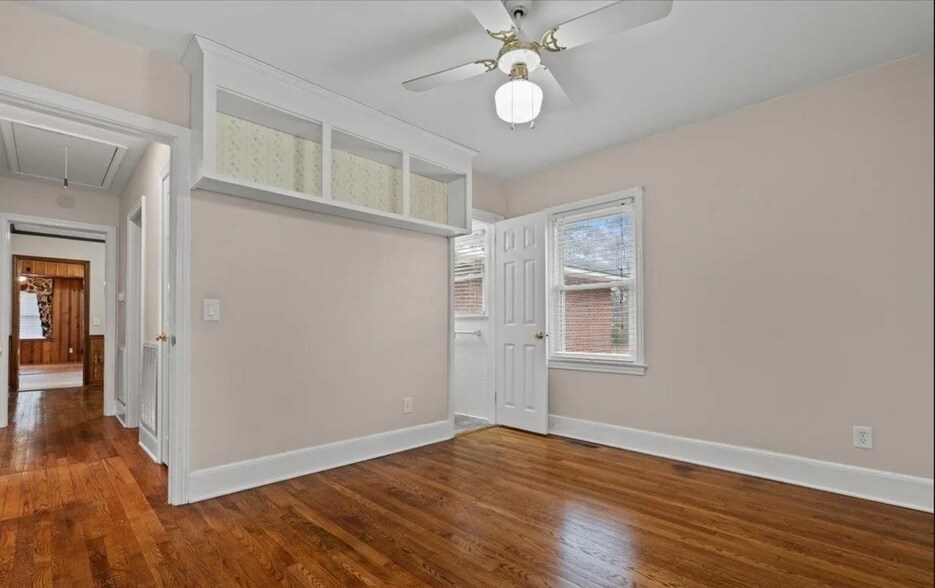 Bedroom - 1202 State Rd S-21-1470