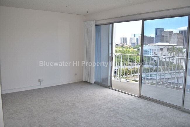 Building Photo - 710 Lunalilo St
