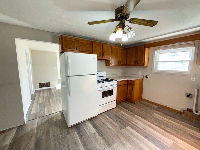 Building Photo - Charming & Newly Refreshed 3-Bedroom Ranch — Move-In Ready!