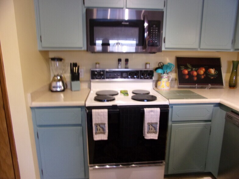 Building Photo - 1611 AZ-95