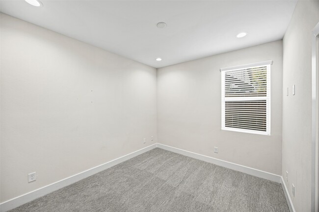 Building Photo - 3407 Terry St