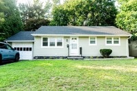 Building Photo - 640 Warfield Rd