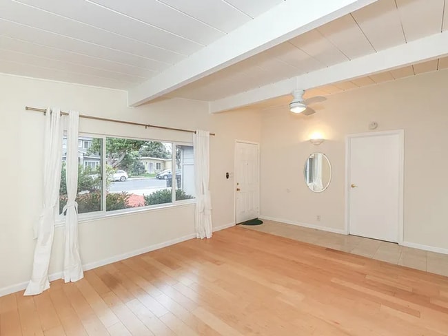 Building Photo - Beautiful Single Story 3bd House Recently ...