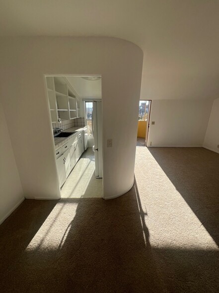 Building Photo - 411 California Ave