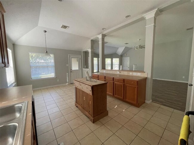 Building Photo - 7631 Golden Thistle Ln