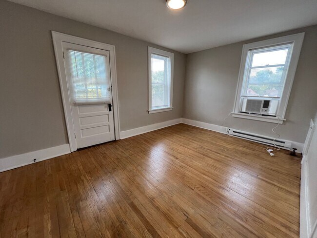 Building Photo - 2173 S Big Bend Blvd