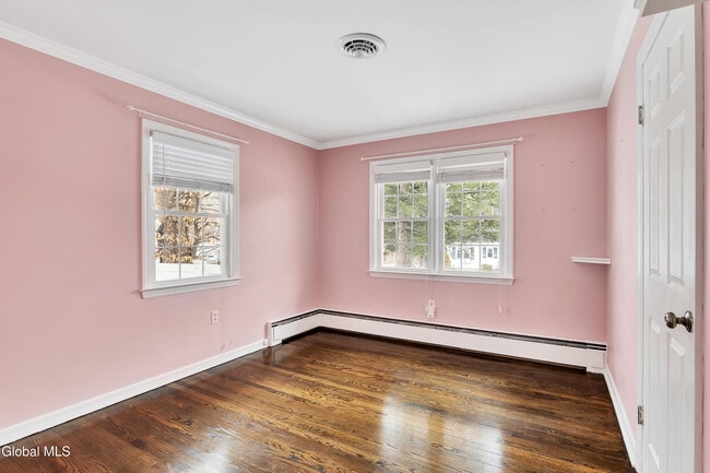 Building Photo - 15 Brookwood Dr