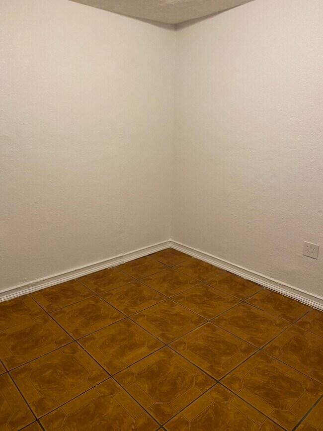 Bedroom Two - 735 27th Ave W