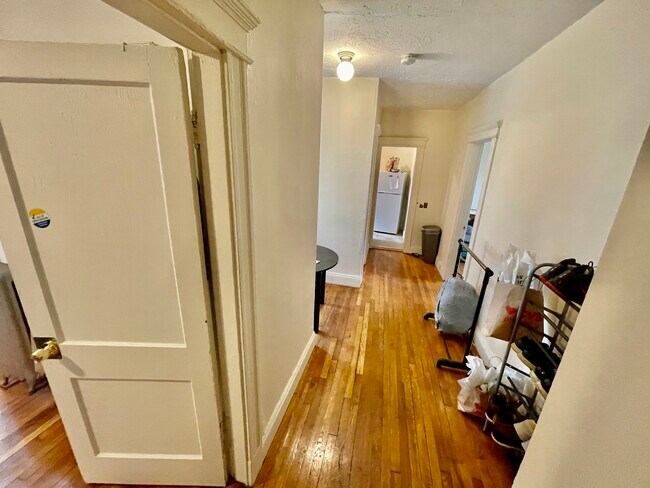 Building Photo - 1152 Commonwealth Ave