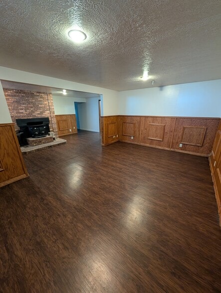 Building Photo - 155 E Griffith Rd