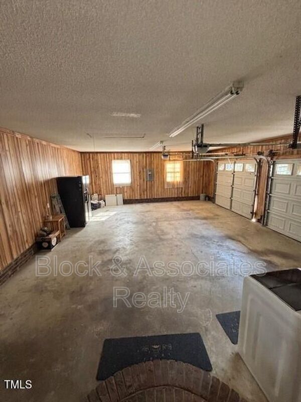 Building Photo - 710 Wakeland Dr