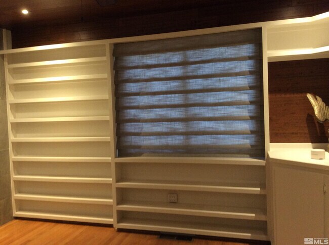 Building Photo - 4815 Golden Springs Dr