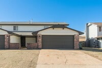 Building Photo - 11715 N Francis Ave