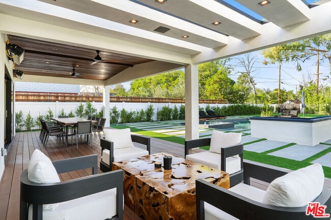 Building Photo - 23283 Erwin St