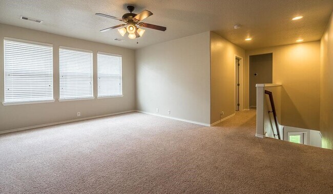 Building Photo - 11 Tidwillow Pl