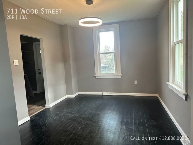 Building Photo - 711 Wood St