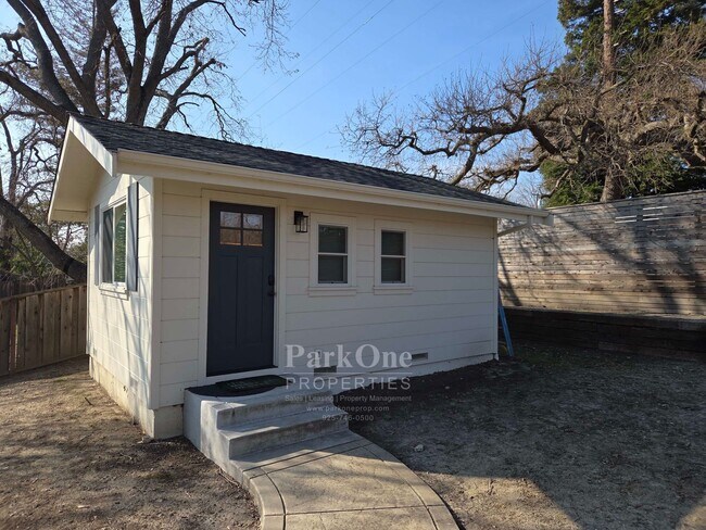 Building Photo - Charming Home with Detached Office in Lafayette Saranap