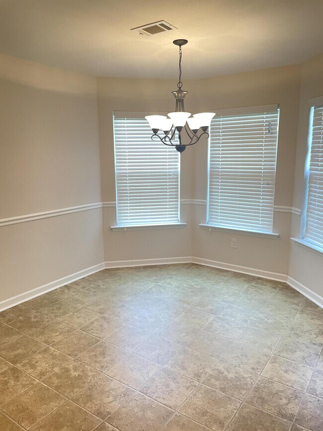 Building Photo - 903 Inman Dr