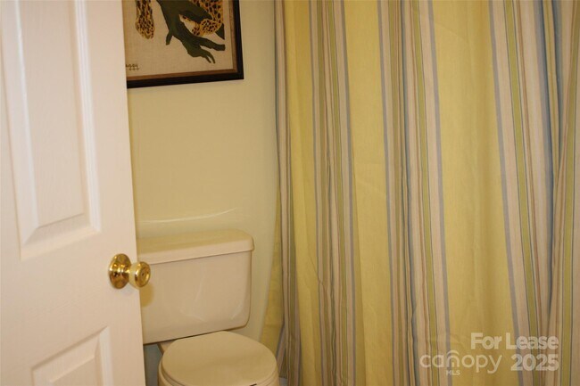 Building Photo - 763 Southwest Dr