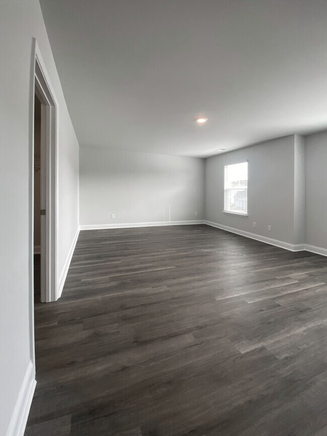 Building Photo - 6015 Forest Dell Ct