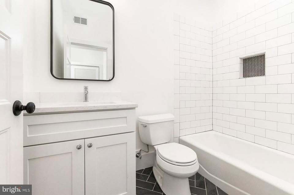Bathroom includes tub/shower - 211 Florida Ave NW