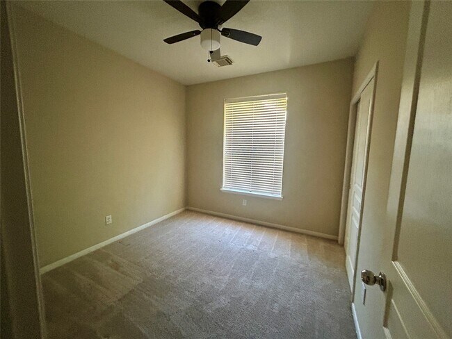 Building Photo - 23 Tivoli Garden Ct