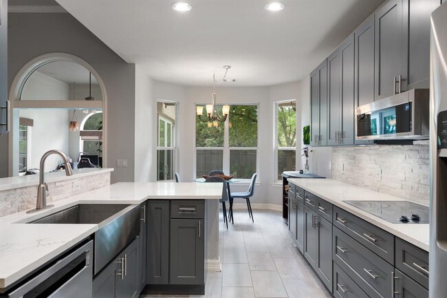 Building Photo - 2812 Cascade Falls Dr