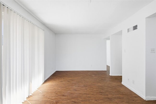 Building Photo - 2703 Windswept Cove