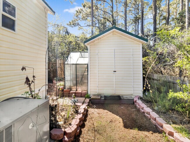 Building Photo - 1449 Suncrest St