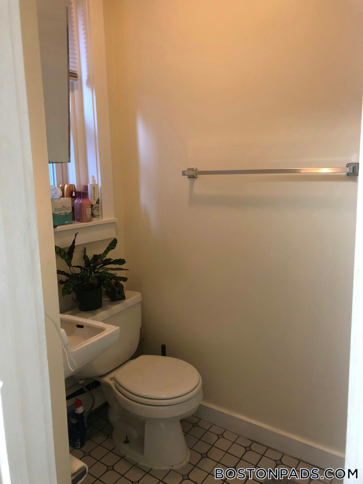 Building Photo - 15 Garden St