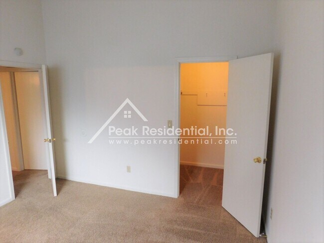 Building Photo - Spacious 3bd/2ba North Sacramento House with 2-Car Garage