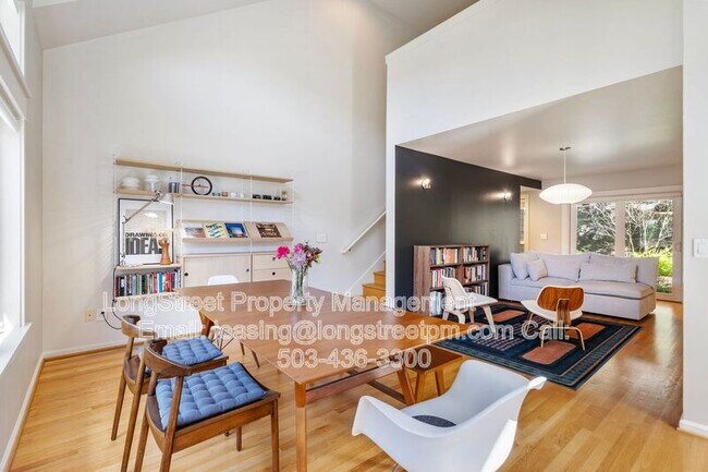 Building Photo - 10247 NW Village Heights Dr