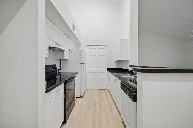 Building Photo - 11133 St