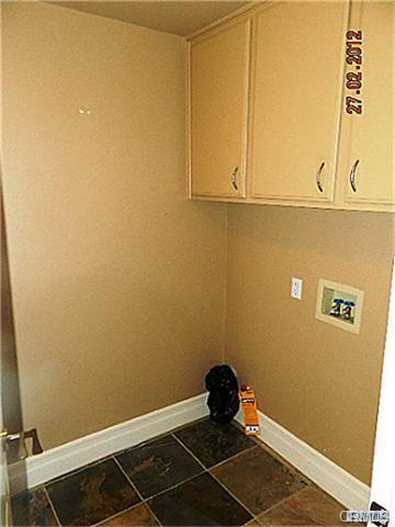 Building Photo - BEAUTIFUL MOUNTAIN VIEW 4BED/3BATH PLUS DE...