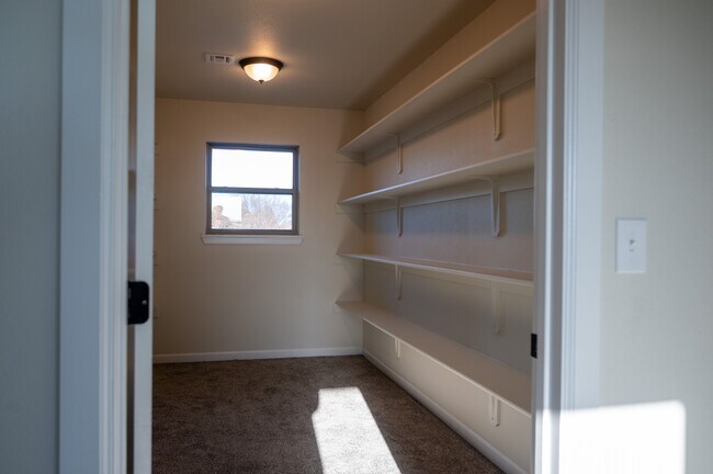 Building Photo - 8542 Spring Creek Ln