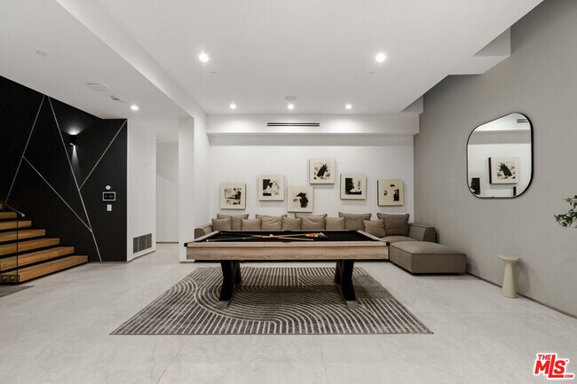 Building Photo - 356 N La Jolla Ave