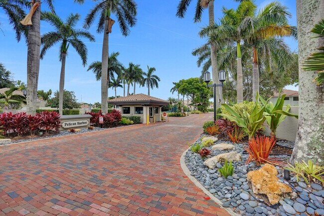Building Photo - 65 Pelican Pointe Dr