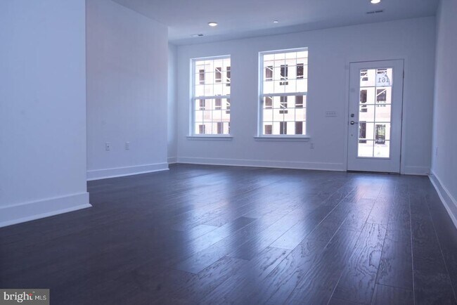 Building Photo - 116 Stoutsburg Blvd