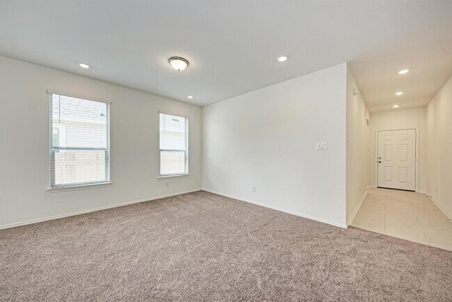 Building Photo - 1636 River Plateau Dr