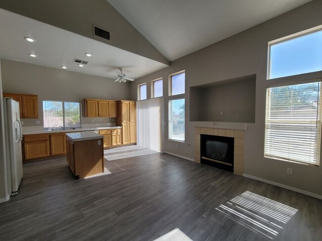 Building Photo - Beautiful 4 Bedroom Home in Green Valley