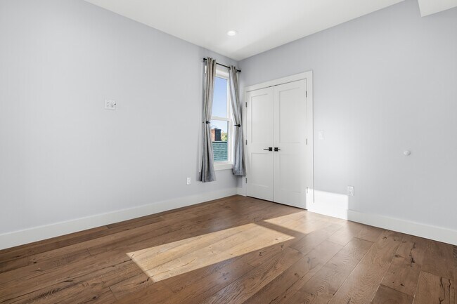 Building Photo - 3850 Washington St