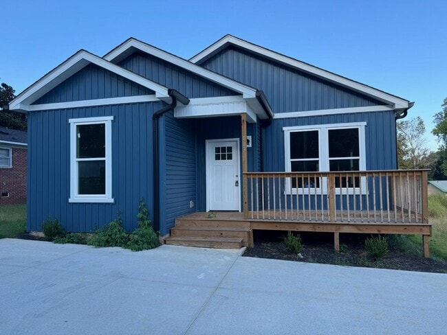 Building Photo - 403 Tribble St