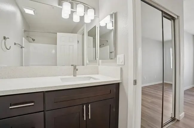 Building Photo - Chadron Apartment