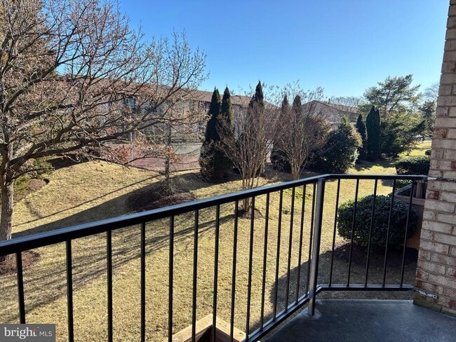 Building Photo - 6966 Hanover Pkwy