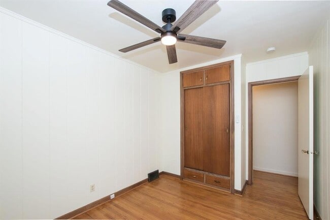 Building Photo - 4933 Woodland Ave