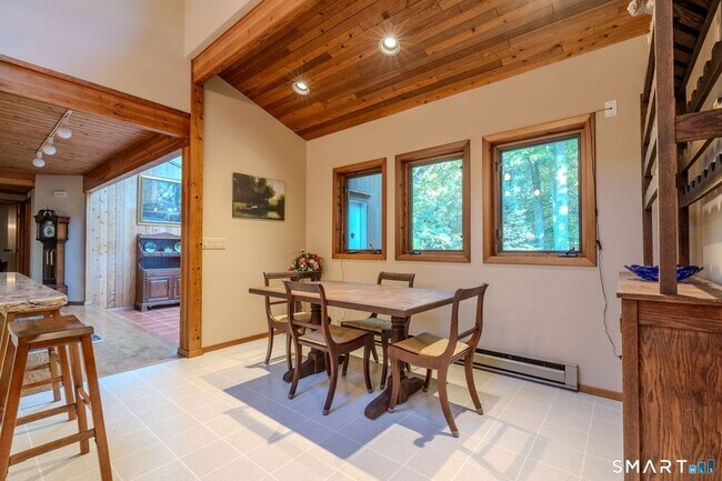 Building Photo - 278 Woodchuck Ln